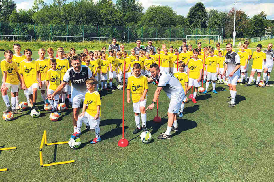 60 Jungs hatten im Fußball-Feriencamp in Schöneck viel Spaß.