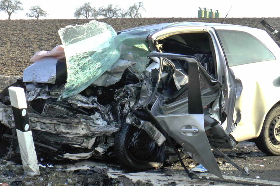 Der Toyota Yaris wurde beim Crash zerstört.