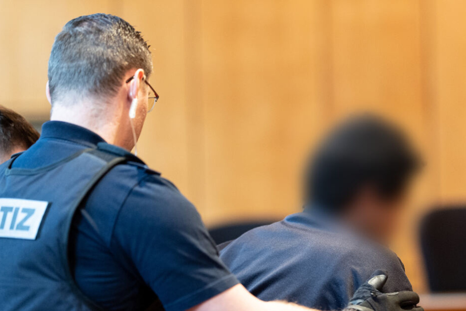 Der vermutlich 27-Jährige aus Dschibuti soll einen Arzt in dessen Offenburger Praxis mit einem Messer getötet haben.