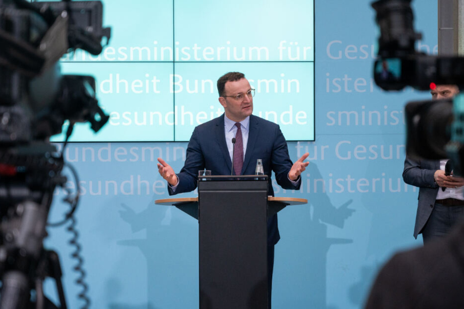 Jens Spahn (CDU), Bundesgesundheitsminister, spricht bei einer Pressekonferenz über die Situation in Zusammenhang mit dem Coronavirus in Italien und zu möglichen Reaktionen in Deutschland.