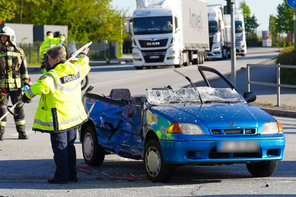 Um die Frau zu befreien, wurde das Dach abgeschnitten.