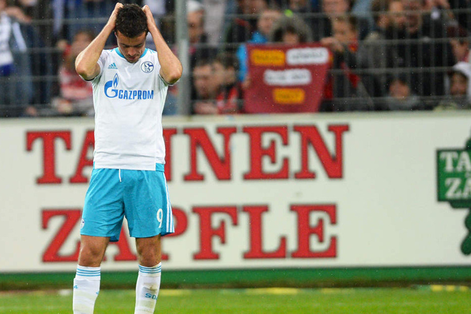 Zum Haareraufen war nicht nur Franco Di Santos Verhalten. Auch seine Torquote lässt seit Jahren zu wünschen übrig: In 69 Bundesliga-Spielen erzielte der Stürmer für Schalke gerade mal fünf Tore!