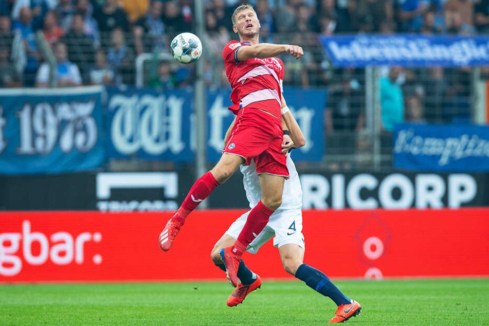 Bielefelds Sturmtank Fabian Klos traf zum zwischenzeitlichen 2:0 für Arminia.