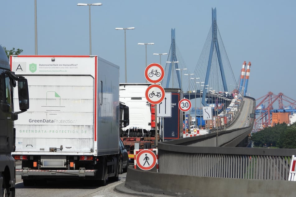 In nächster Zeit wird die Köhlbrandbrücke ein Nadelöhr bleiben.