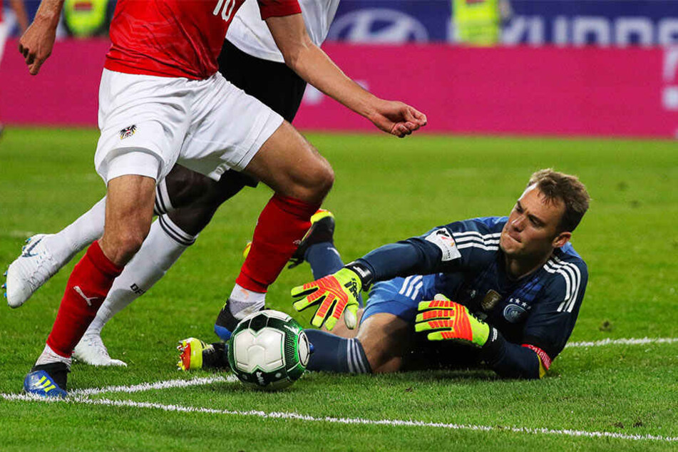 Wieder auf dem Weg zu alter Form: Manuel Neuer (r.), die deutsche Nummer eins im Tor.