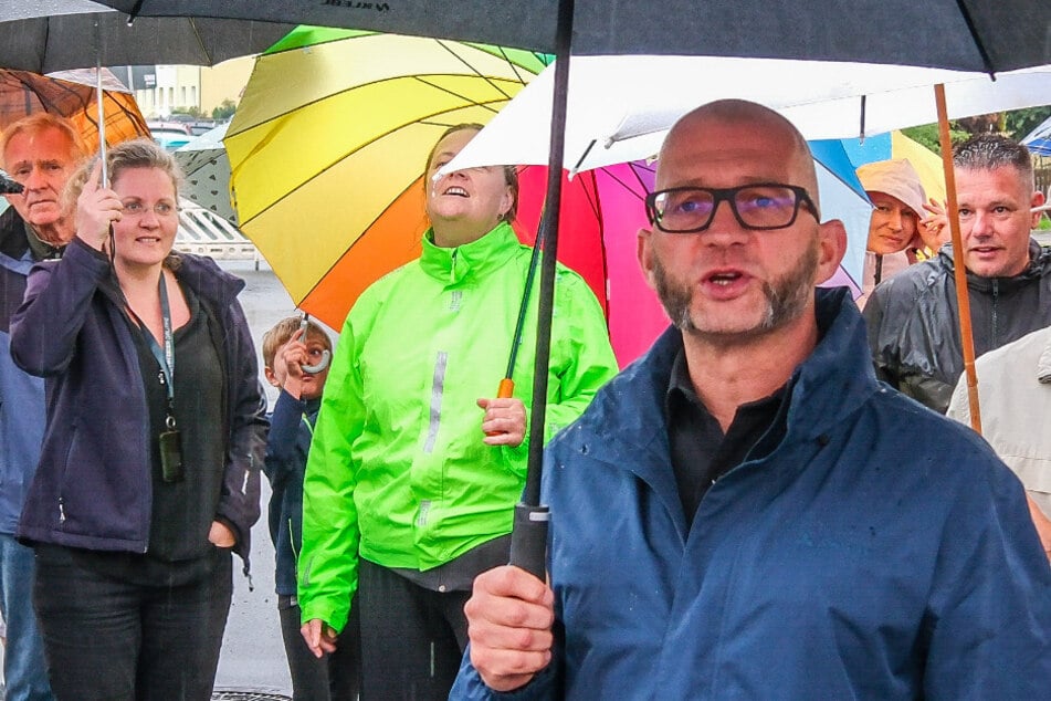Bürgermeister stellt sich wütenden Anwohnern in Wittgensdorf: "Ich komme gar nicht mehr hinterher"