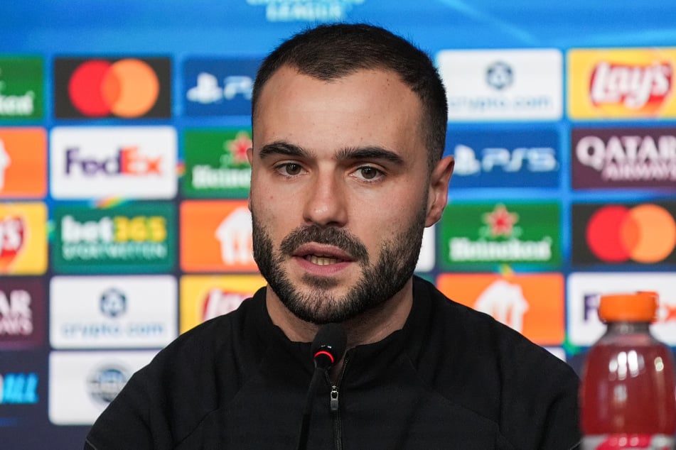 Schafft es Interimscoach Dennis Schmitt (32) sich mit einem Sieg von den Eintracht-Profis zu verabschieden?