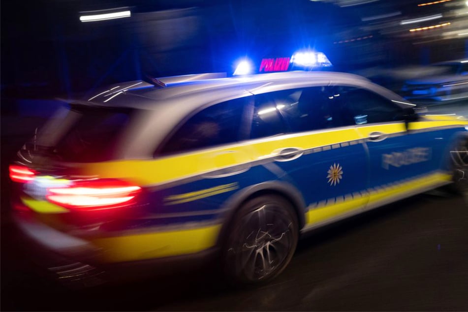 Nackt und betrunken: Mann verirrt sich in fremdes Haus