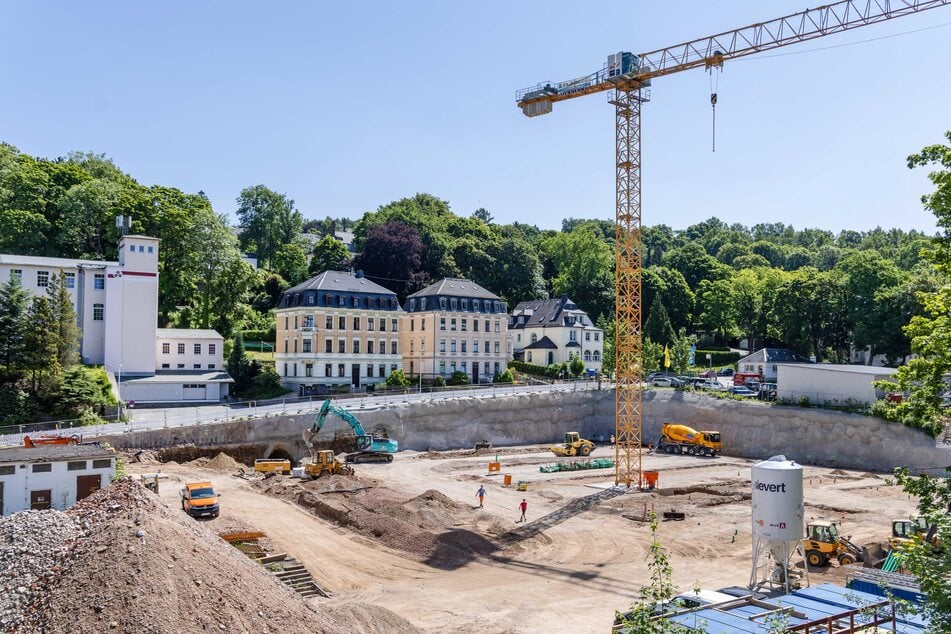 Der Stollen führt unter der Wilischstraße hindurch. Diese wird nun für schwere Fahrzeuge gesperrt.