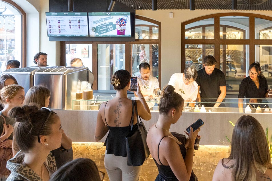 Nur schubweise konnten die Gäste ins Bistro gelassen werden.