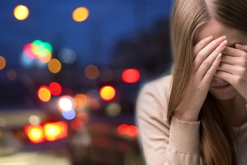 "Scheiß Kanacken" schrie der 32-Jährige Mann das junge Mädchen an. (BIldmontage)