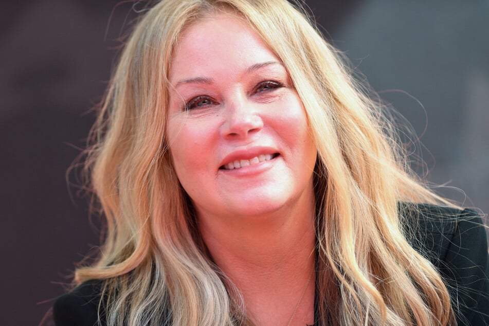 Monatelang in Klinik: Update zu schwer kranker Christina Applegate