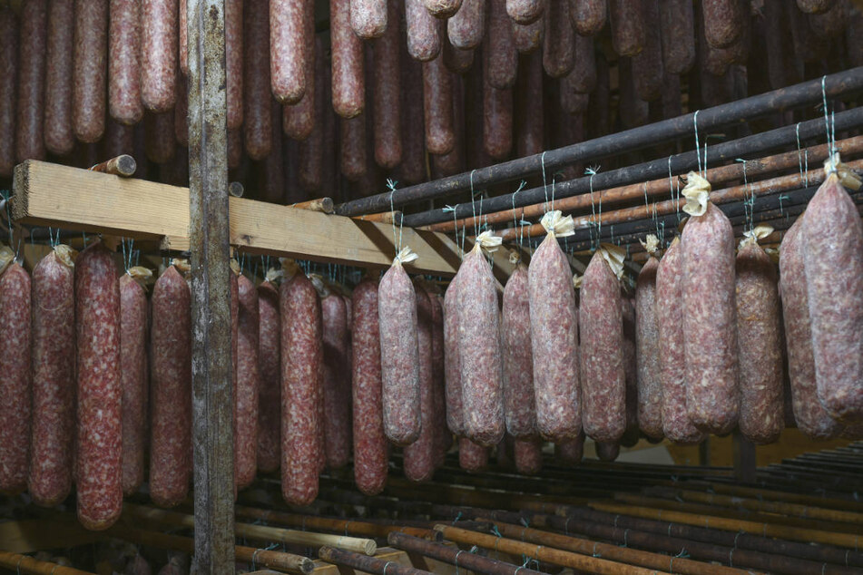 Mittlerweile produziert die Fleischerei etwa 20 verschiedene Varianten der "Ahlen Wurst".