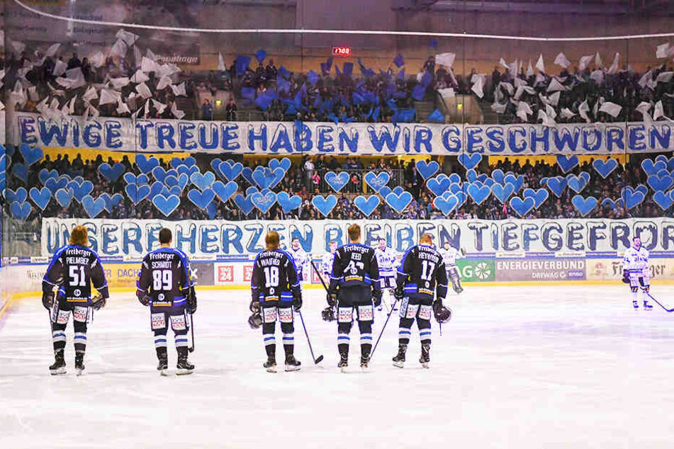 Die Eislöwen müssen am heutigen Freitag mit ihrer Spielweise die Herzen der Fans zum Kochen bringen. Siegen oder fliegen ist das Motto.