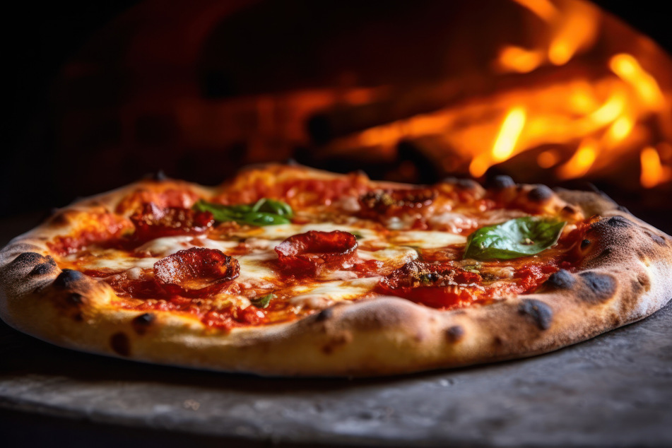 Im Rahmen der "True Italien Pizza Week" könnt Ihr Euch leckere Pizza und Aperol-Spritz für nur 15 Euro gönnen.