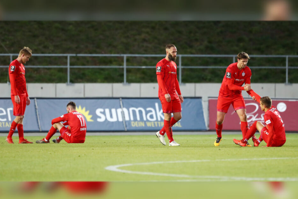 Nach der Heimniederlage gegen Mannheim war bei den Zwickauern gegenseitige Aufbauhilfe angesagt.