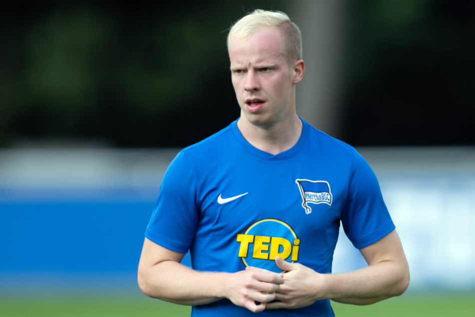 Herthas Flügelflitzer Dennis Jastrzembski (20) wird nach dem vorzeitigen Ende der Leihe beim SC Paderborn 07 direkt zum SV Waldhof Mannheim weiterverliehen.