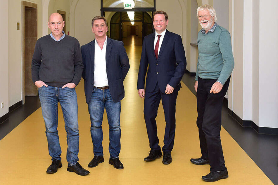 Thomas Blümel, Jan Kaboth, Christian Bösl und Peter Barts von der Bürgerfraktion fordern größere Fraktionsräume ein.
