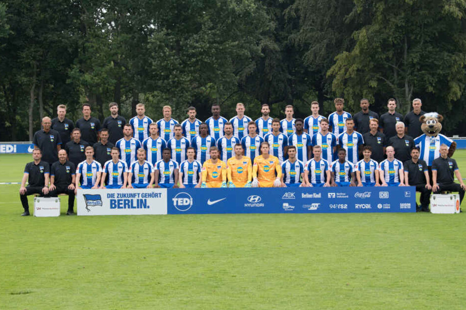 Die Mannschaft von Hertha BSC musste sich auf dem Rückweg aus Bochum durch das heftige Unwetter kämpfen.