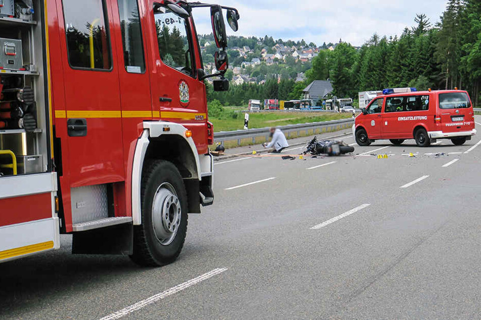 Die B169 musste während der Unfallaufnahme voll gesperrt werden.