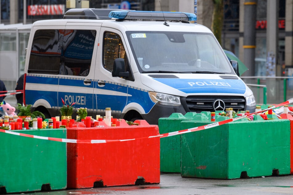 Eine "mobile Sperre" der Polizei soll meterweit von einer Sicherheitslücke entfernt gestanden haben.