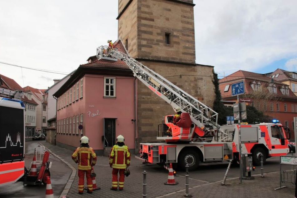 In Erfurt wurden immer wieder Dächer vom Sturm beschädigt.