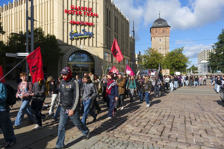 Rund 160 Jugendliche zogen durch die Chemnitzer Innenstadt.