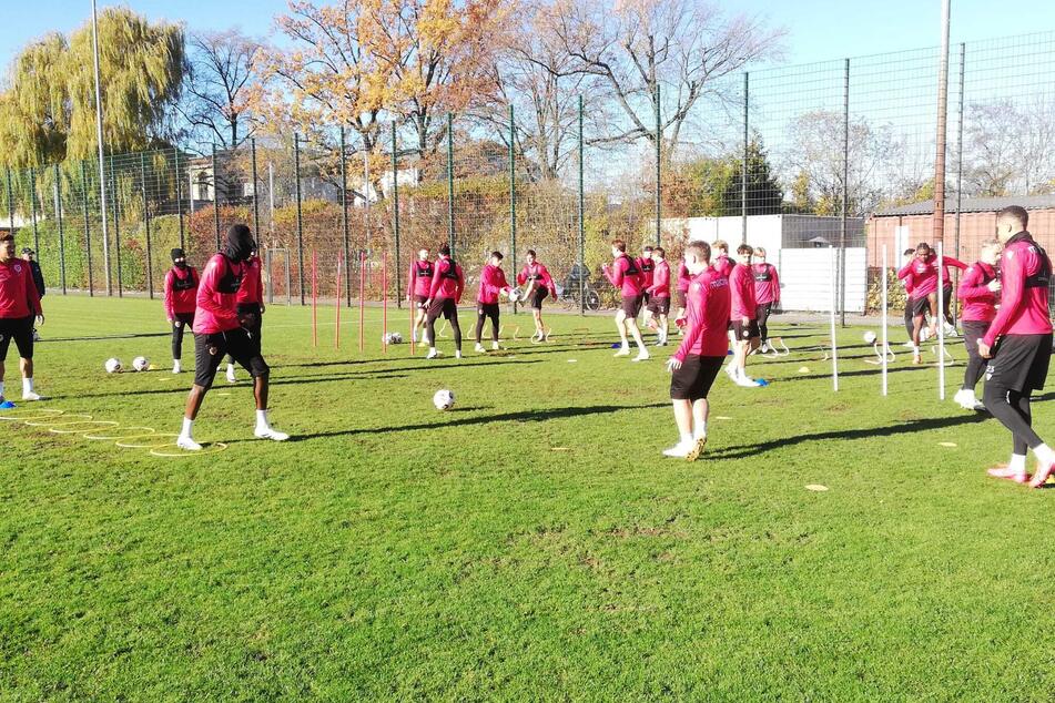 Auf dem Trainingsplatz Parzellenstraße üben die Energie-Profis mehrmals die Woche.