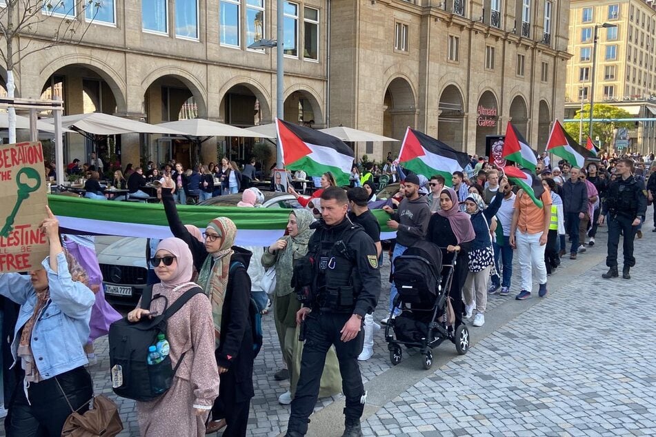 Die Israel-Hasser zogen am Samstag durch die Altstadt von Dresden.