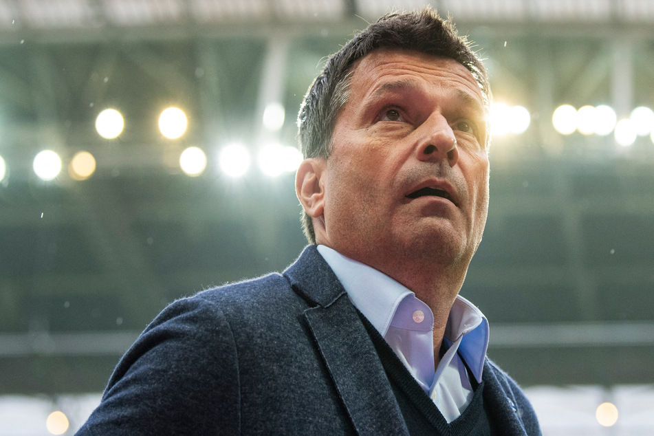 Der Mainzer Sportvorstand Christian Heidel (60) hat viel zu tun. Erst am Donnerstag trat Ex-Coach Bo Svensson (44) von seinem Amt zurück.