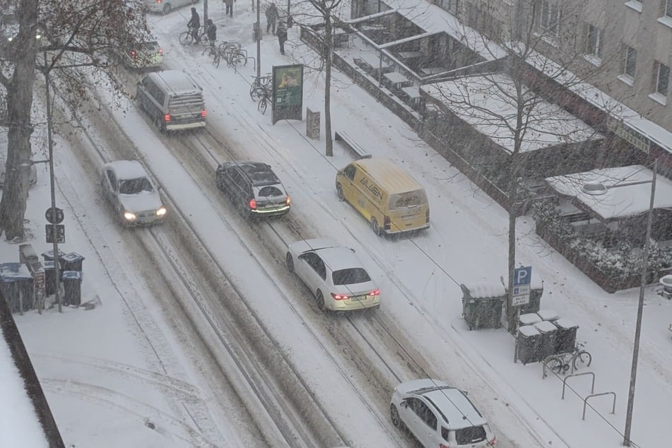 Sturmtief "Elli" brachte vor allem am Freitagmorgen den Verkehr in Leipzig ordentlich durcheinander. Das große Schneechaos blieb glücklicherweise jedoch aus.