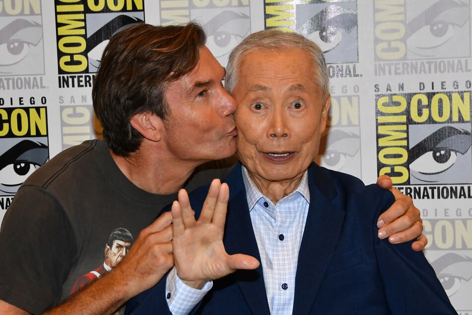 George Takei (r.) and Jerry O'Connell (l.) are pictured in the Star Trek 60th-anniversary tribute press room during Comic-Con International in San Diego, California, on July 25, 2026.