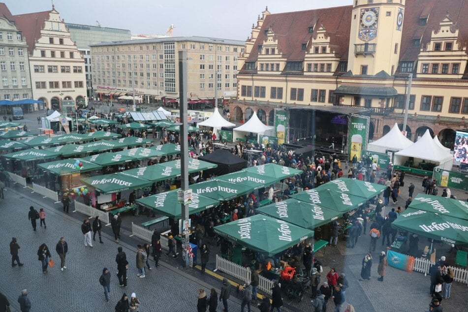 Der gesamte Marktplatz wurde am Samstag zur Grillzone.