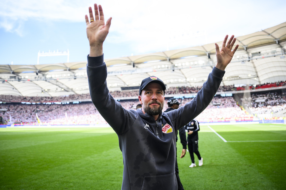 VfB-Erfolgstrainer Sebastian Hoeneß (42) wird auch in der kommenden Saison eine schlagkräftige Truppe formen.