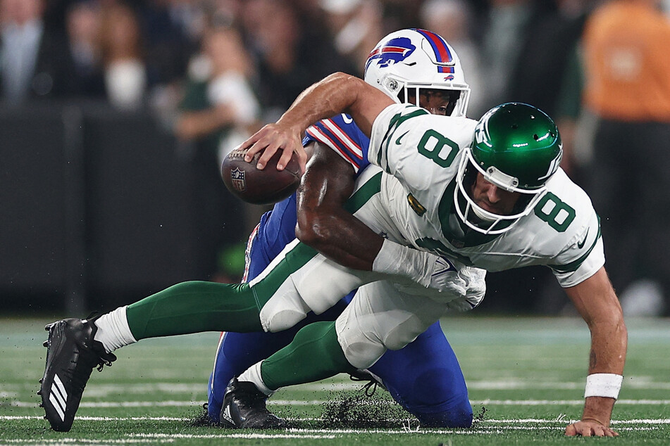 Jets coach Robert Saleh isn't ruling out seeking a new quarterback after Aaron Rodgers' season-ending injury.
