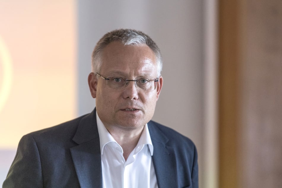 Wirtschaftsbürgermeister Jan Pratzka (52, CDU) bewertet die Jobs als interessant.