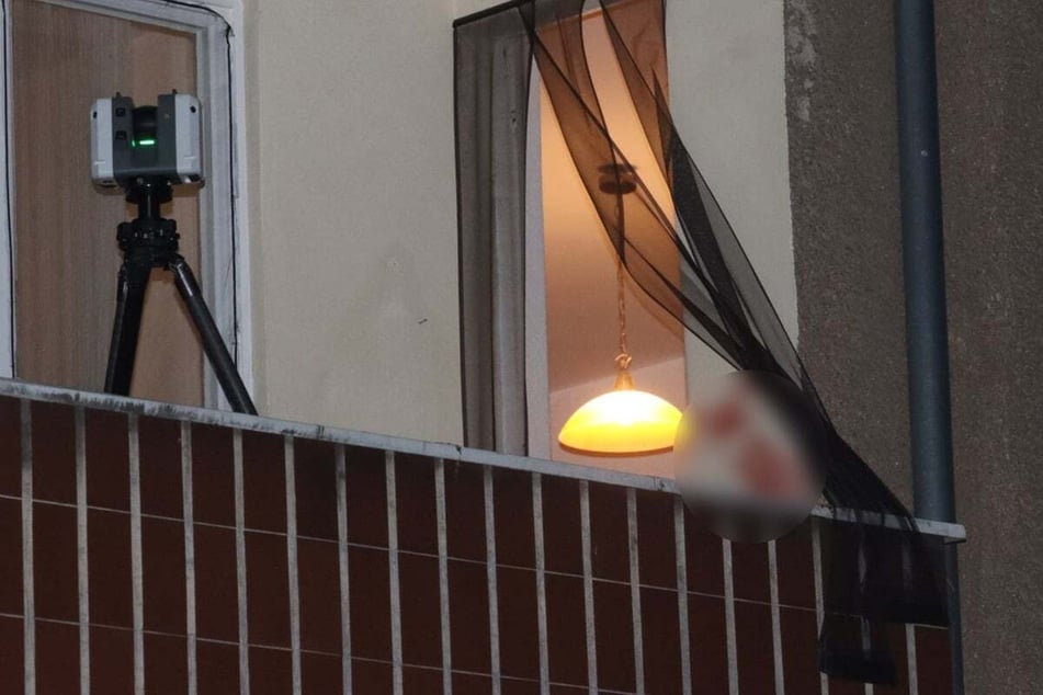 Berlin: Frau stürzt nach Messer-Attacke vom Balkon: Sohn rückt ins Visier der Ermittler