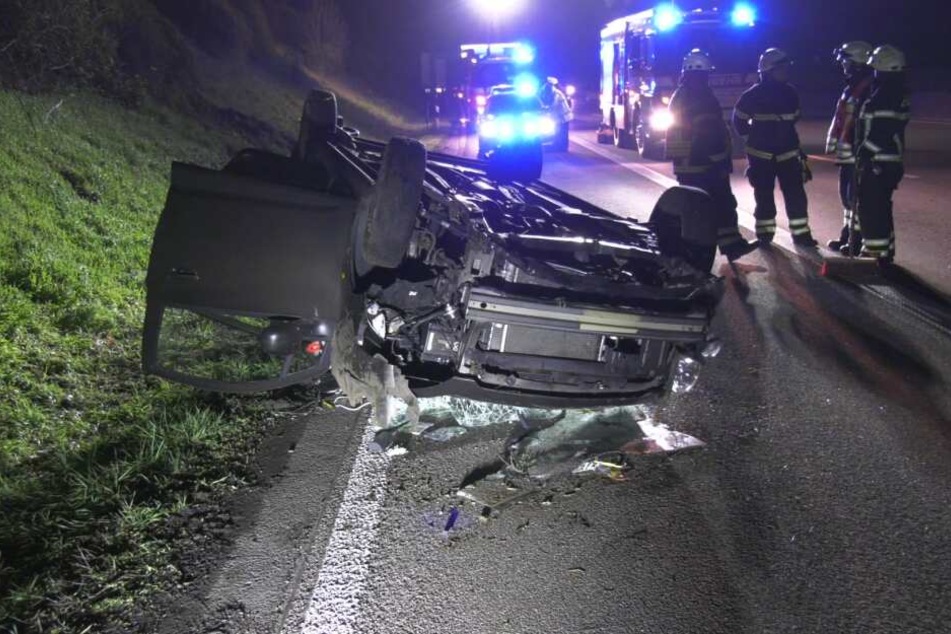 Alle vier Insassen wurden bei dem Unfall verletzt und kamen in nahegelegene Krankenhäuser.