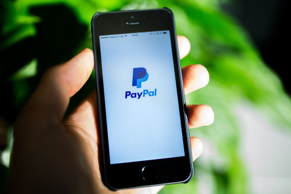 Wer bei Flixbus mit Paypal bezahlt, muss eine Extragebühr bezahlen, doch die EU will bargeldlose Zahlungen vereinheitlichen. (Symbolbild)