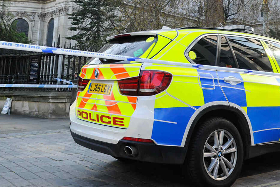 In London soll ein geistig Verwirrter vier Menschen von hinten niedergestochen haben.