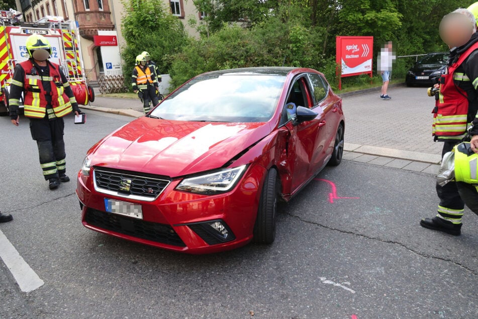 Der Seat wurde bei dem Unfall beschädigt.