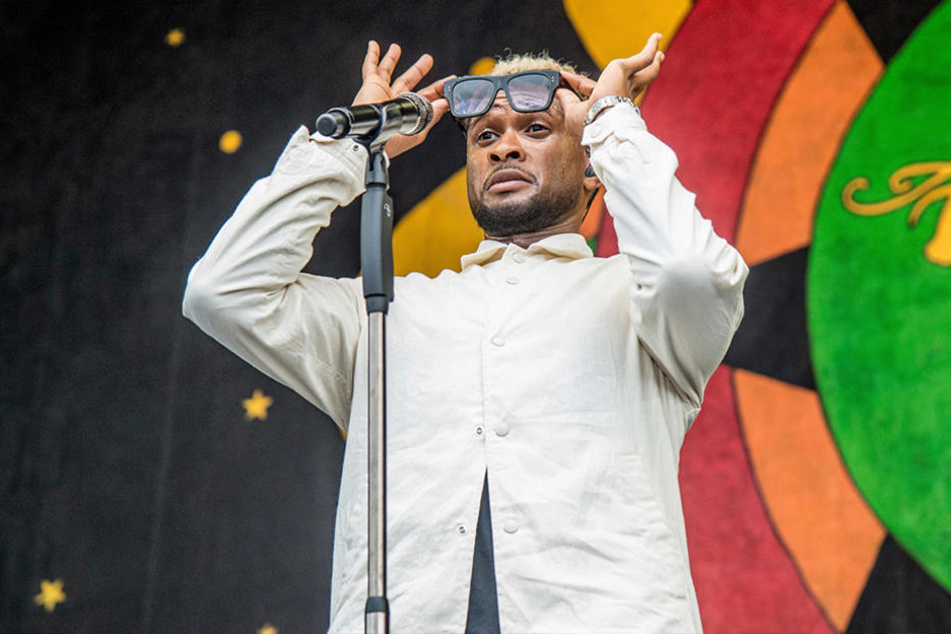 Superstar Usher soll drei Personen mit Herpes angesteckt haben.
