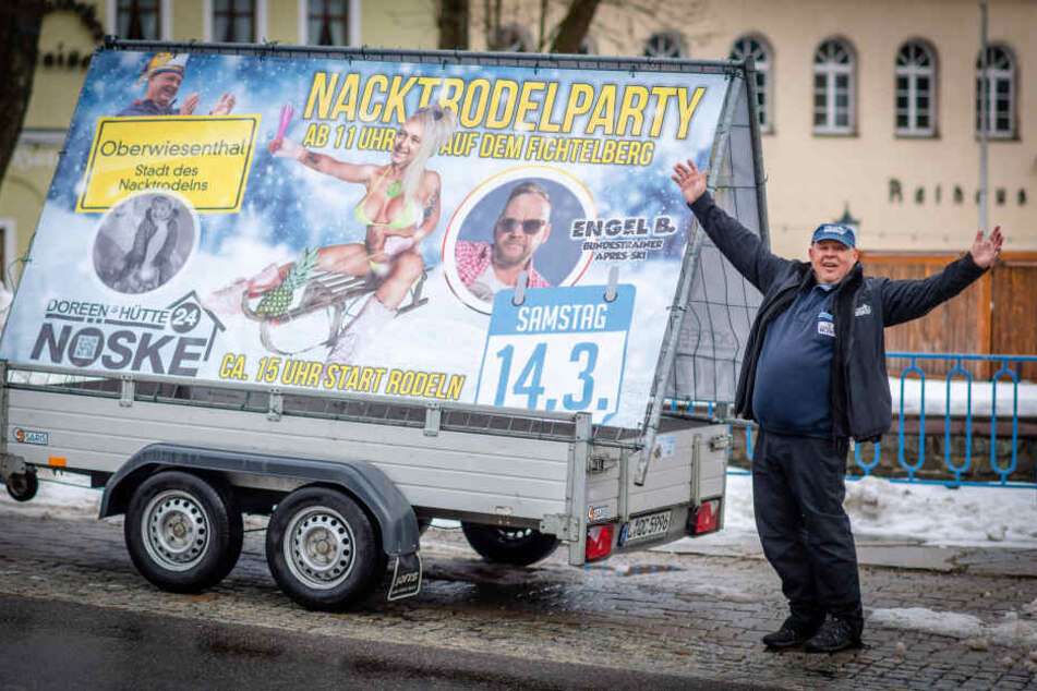 Joachim Nöske (67) nimmt Bürgermeister Mirko Ernst (49, FDP) aufs Korn.