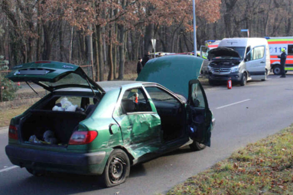 Vorfahrts-Unfall in der Lausitz: Offenbar zwei Verletzte, darunter ein Kind