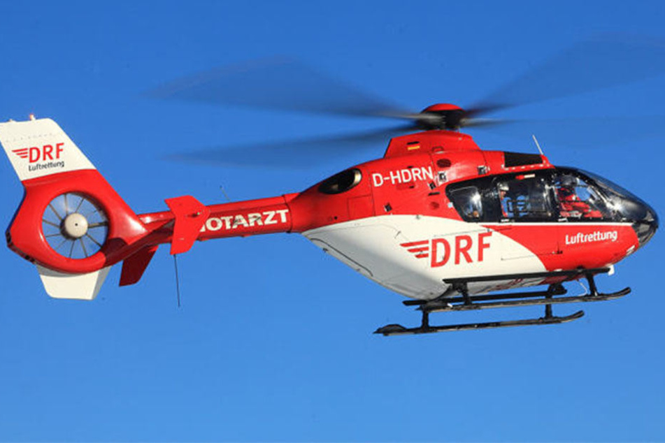 Ein Rettungshubschrauber wurde angefordert. (Symbolbild)