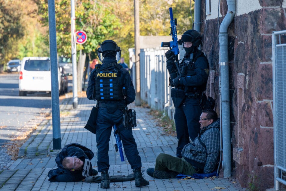 Die tschechischen und deutschen Einsatzkräfte probten für den Ernstfall.