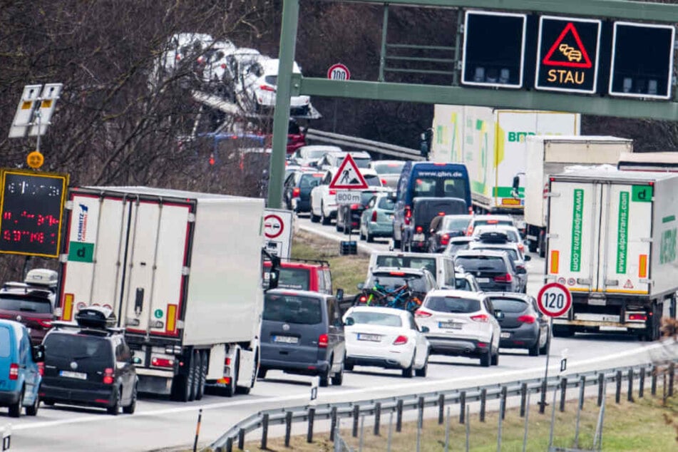 Auf der Autobahn 99 ging nach einem Verkehrsunfall nichts mehr. (Archivbild)