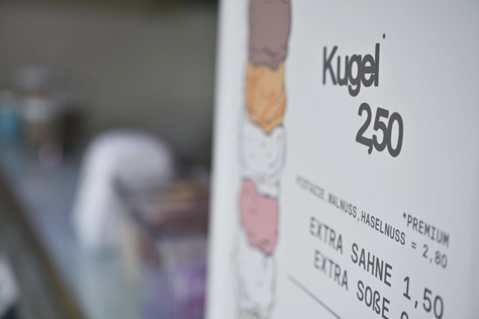 2,50 Euro für eine Kugel Eis. Bei diesen Preisen müssen manche Familien wohl ihr Sparschwein köpfen.