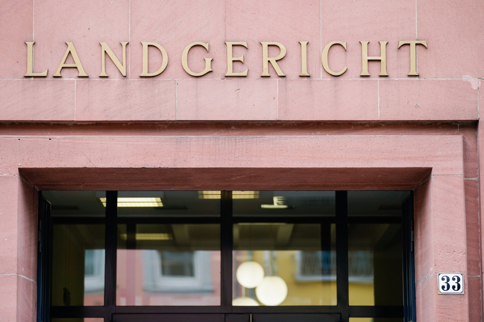 Ehefrau mit Kopfschüssen hingerichtet: Totschlag oder doch Mord?