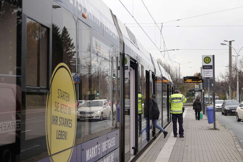 Der Unfall geschah an der Strassenbahnhaltestelle "Irkutsker Strasse".
